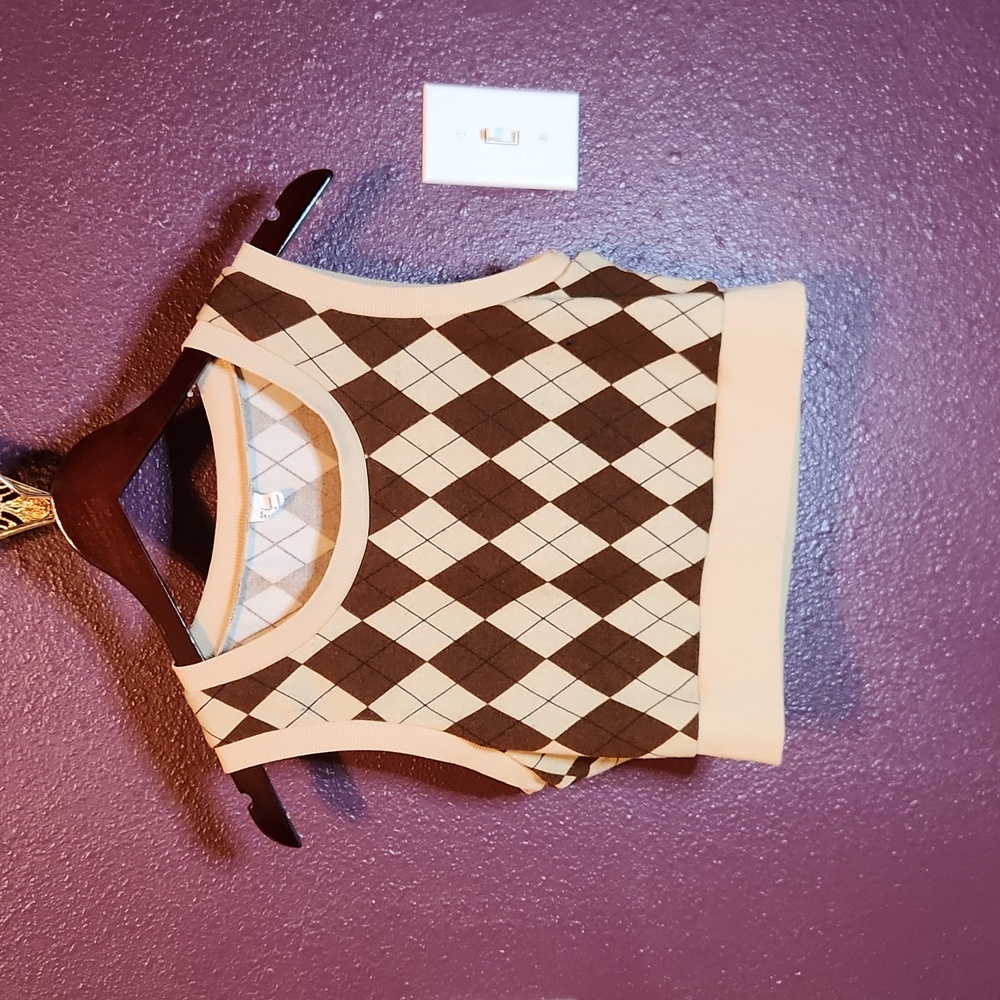Cropped sweater vest